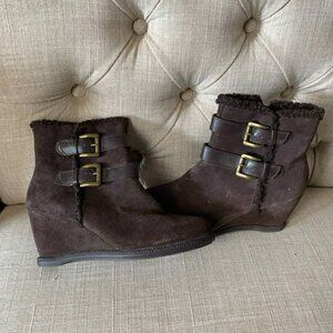 NIB Sole Sensibility Women's Brown Suede Wedge Booties Size 7